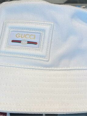 Gucci White Bucket Hat with Gold Logo and Red-Green Stripe